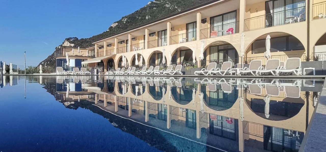 Hotel Mercedes Limone sul Garda Exterior foto