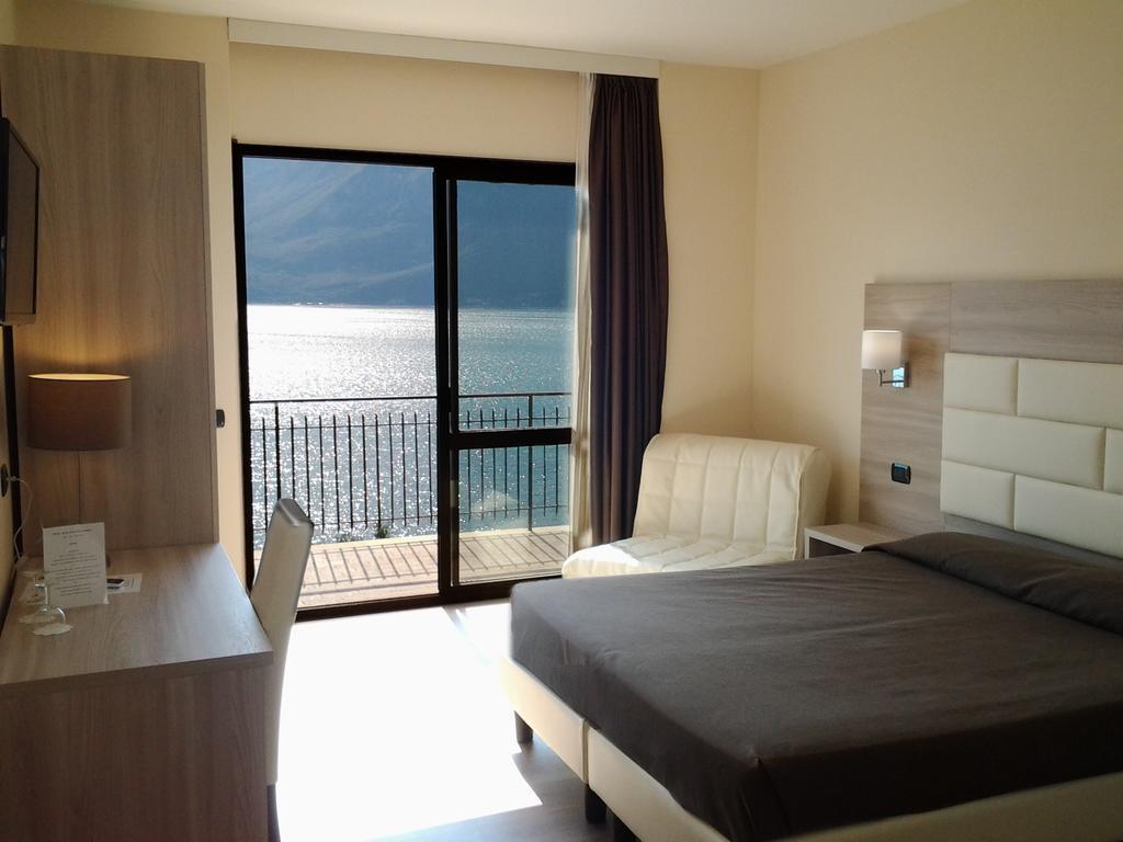 Hotel Mercedes Limone sul Garda Exterior foto